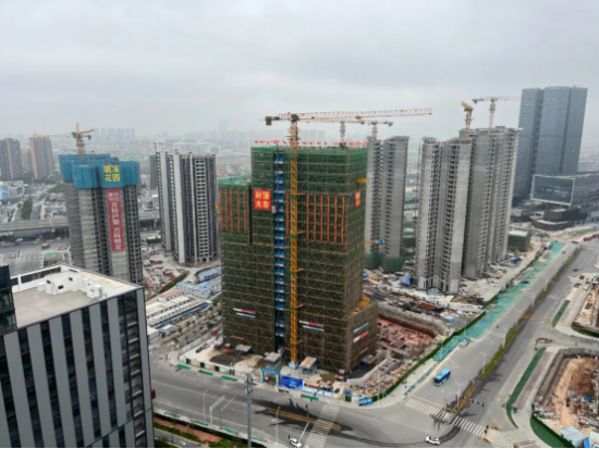 喜讯：航粤电气集团研发总部主体工程封顶仪式圆满举行——创新再启新征程！(图4)