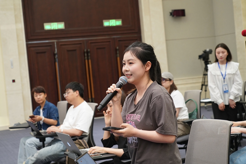《四川省推动大规模设备更新和消费品以旧换新实施方案》政策吹风会(图12)