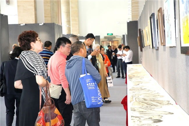 “光明使者——2024中国电力美术大展”在京开幕(图7)