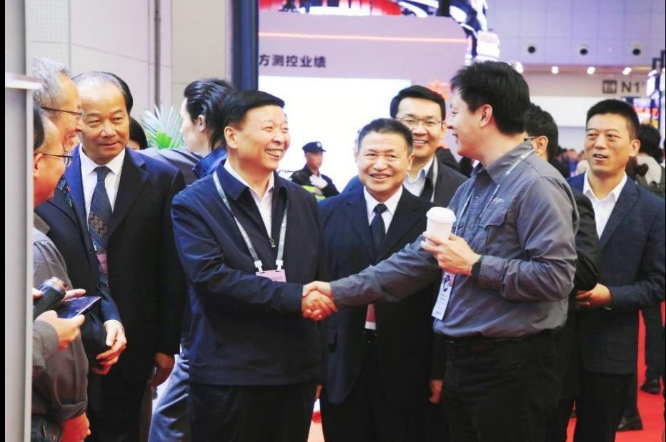 创明新能源亮相2024中国国际矿业大会引领规模化绿电创新模式(图2)