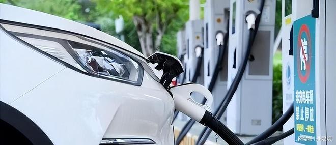 不缺电的中国为何仍在狂建电厂？美媒：中国在造电力能源长城！(图4)